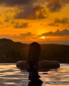 uluwatu sunset hills