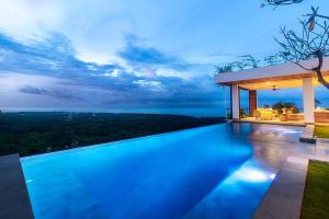 uluwatu sunset hills