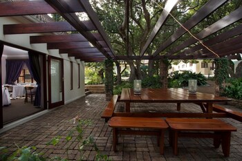 Milkwood Lodge - Hermanus,Hermanus>>Cape Town,4 star