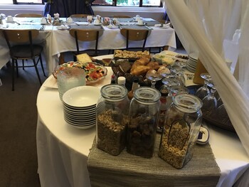 Milkwood Lodge - Hermanus,Hermanus>>Cape Town,4 star