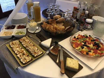 Milkwood Lodge - Hermanus,Hermanus>>Cape Town,4 star