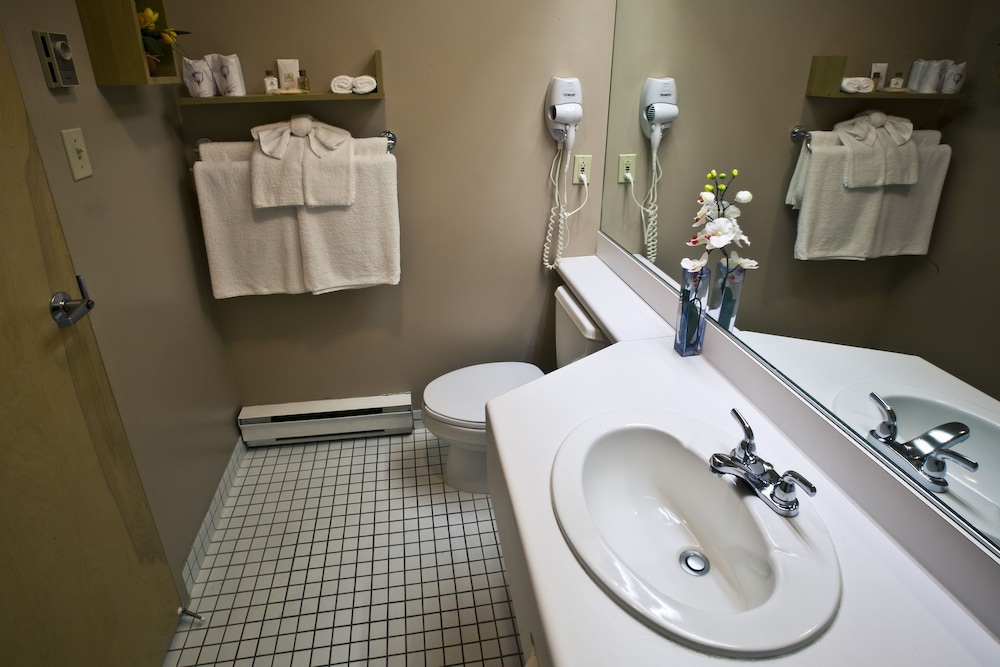 stoneham condos and hotel