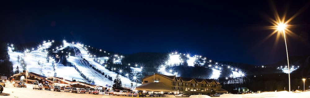 stoneham condos and hotel