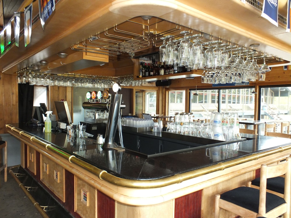 stoneham condos and hotel