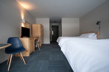 stoneham condos and hotel