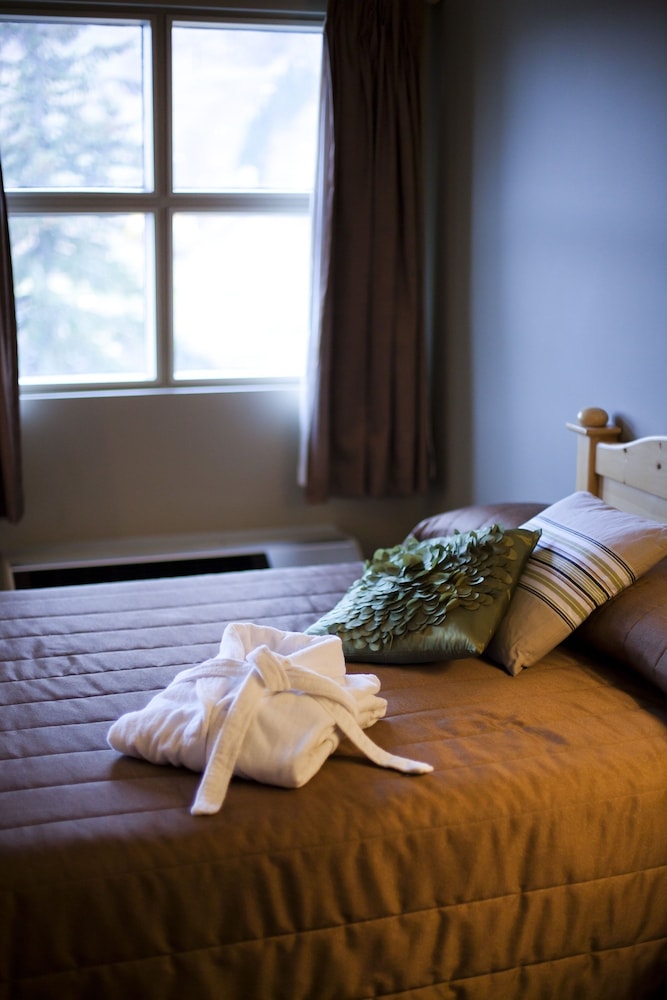 stoneham condos and hotel