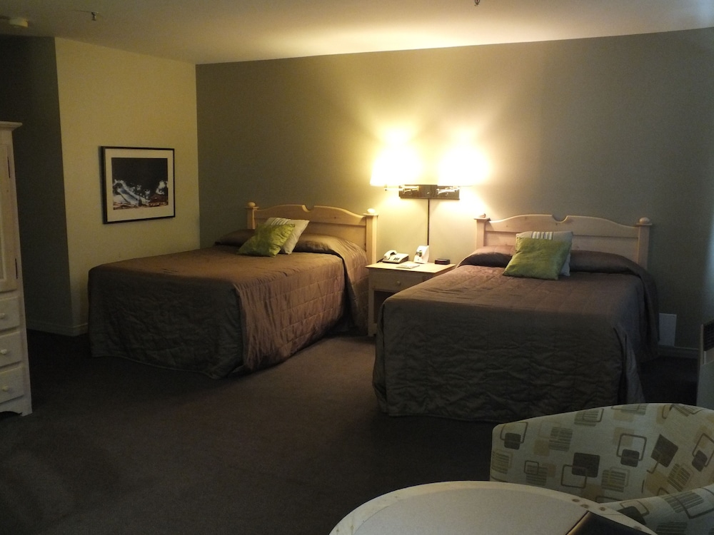 stoneham condos and hotel