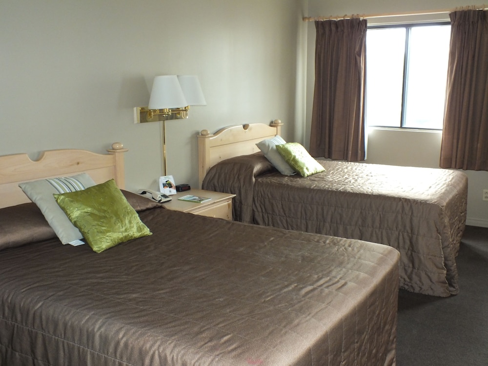 stoneham condos and hotel