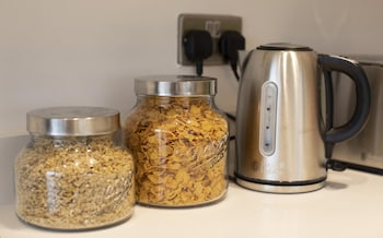 spacious 2 bedroom apartment with stunning views over bath city