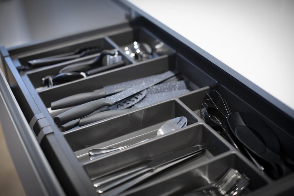 spacious 2 bedroom apartment with stunning views over bath city