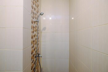 Homey And Comfort Living Studio Room At Dave Apartment,,0 star