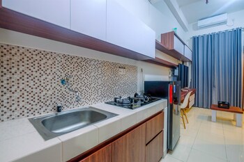 Homey And Comfort Living Studio Room At Dave Apartment,,0 star