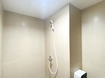 well furnished and cozy studio at gateway park lrt city bekasi apartment