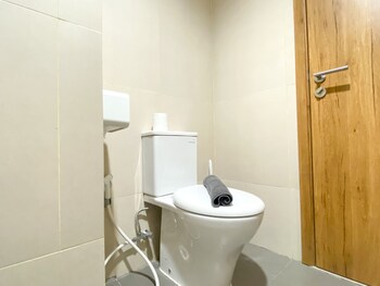 well furnished and cozy studio at gateway park lrt city bekasi apartment