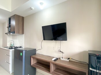 well furnished and cozy studio at gateway park lrt city bekasi apartment