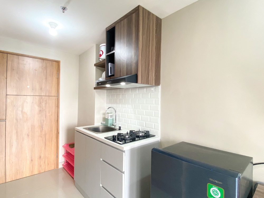 well furnished and cozy studio at gateway park lrt city bekasi apartment