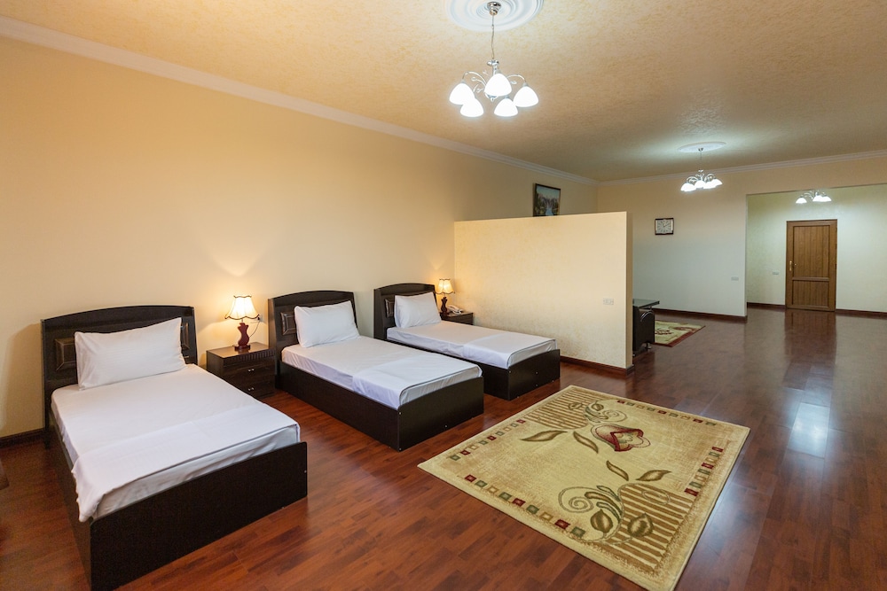 la defense hotel yerevan