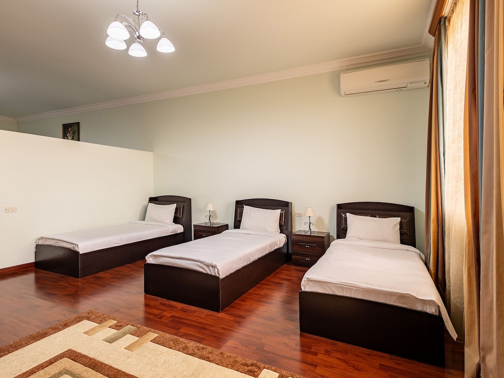 la defense hotel yerevan