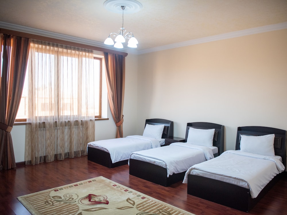 la defense hotel yerevan