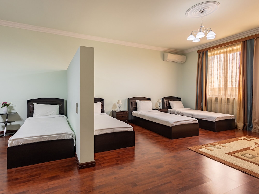 la defense hotel yerevan