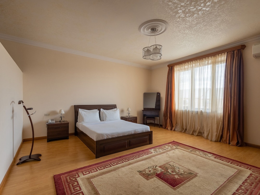 la defense hotel yerevan