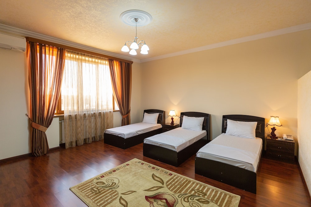 la defense hotel yerevan
