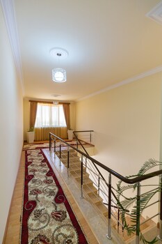 la defense hotel yerevan