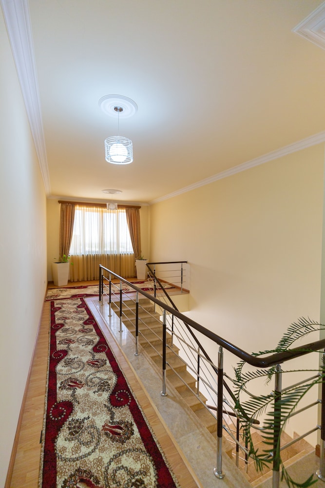 la defense hotel yerevan