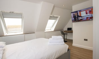Delightfully Bright 2 Bedroom Apartment In The Heart Of Old Town Swindon,,0 star