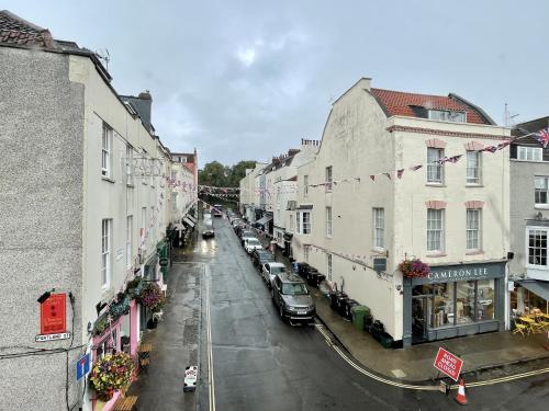 cosy oasis in the heart of clifton village
