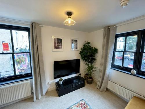 cosy oasis in the heart of clifton village