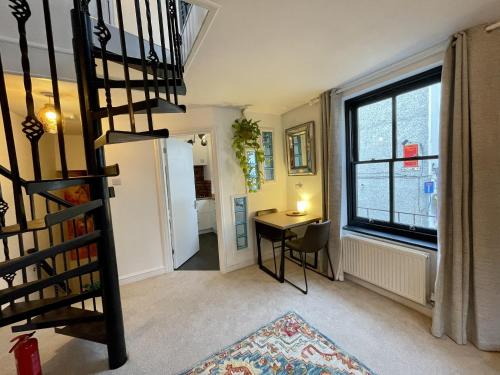 cosy oasis in the heart of clifton village