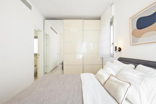 sea view apartments on mezizim beach