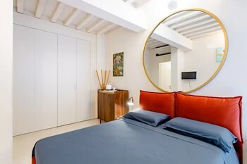 luxury tower house in the earth of pisa