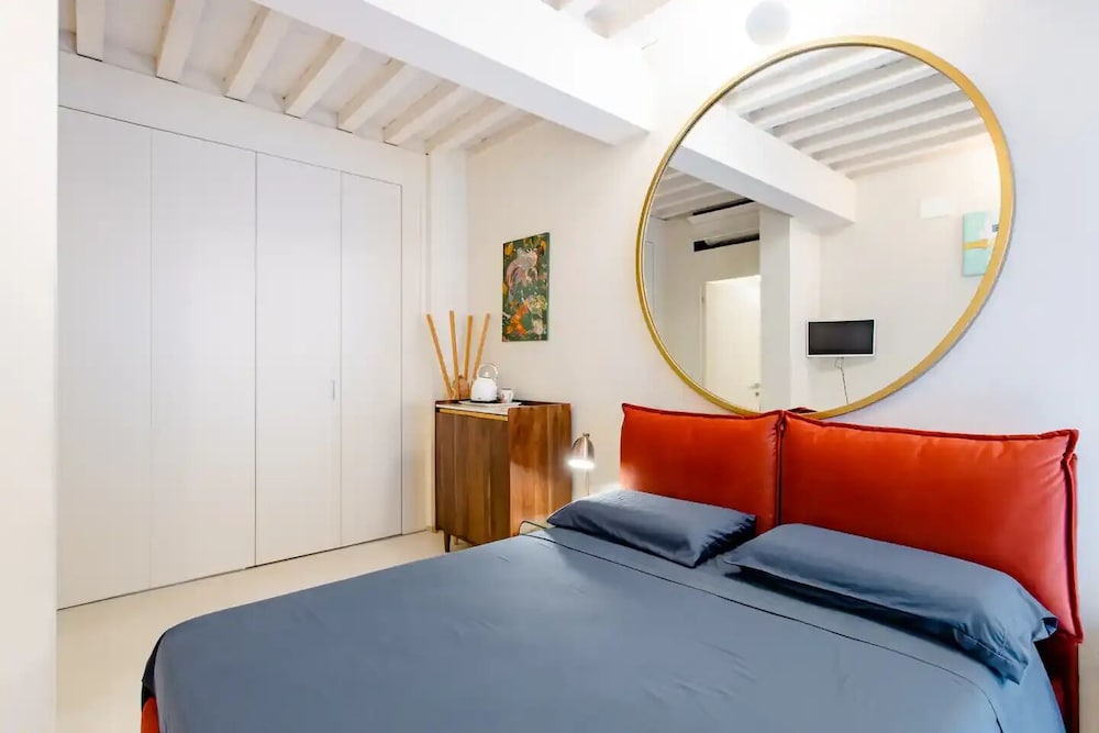 luxury tower house in the earth of pisa