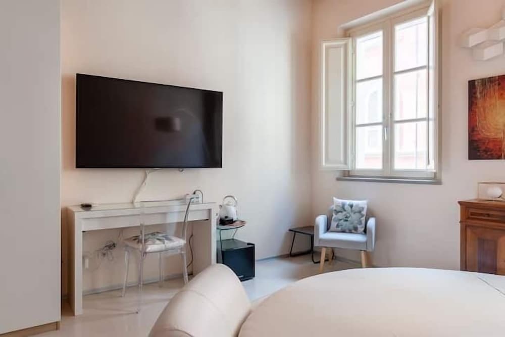 luxury tower house in the earth of pisa