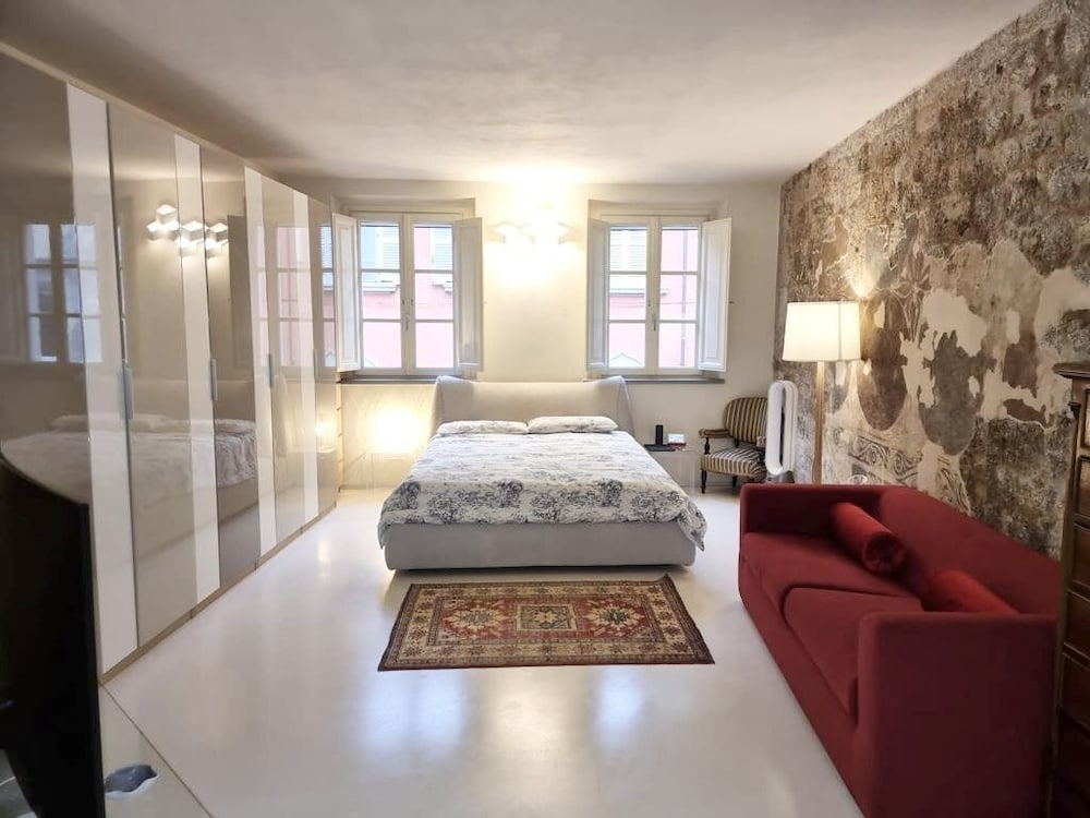 luxury tower house in the earth of pisa