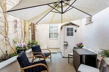 luxury tower house in the earth of pisa