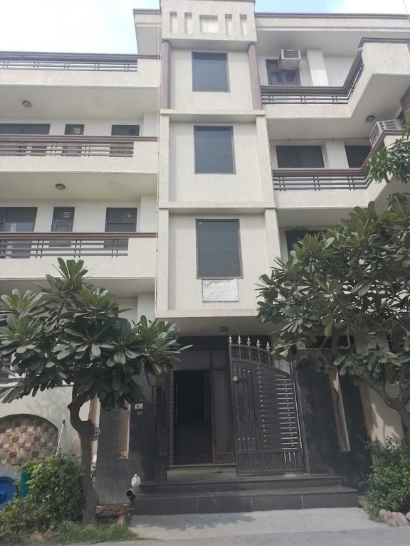 Cwr Stays,Sector 63, Noida,1 star