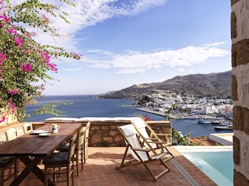 patmos eye traditional luxury villas