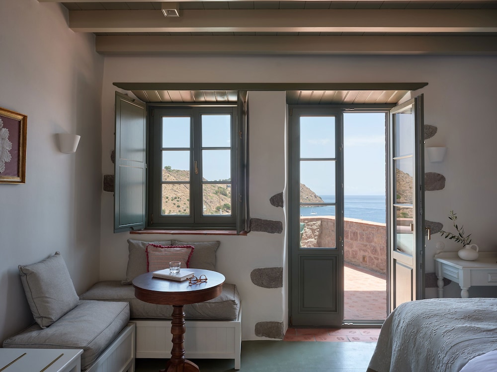 patmos eye traditional luxury villas