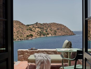 patmos eye traditional luxury villas