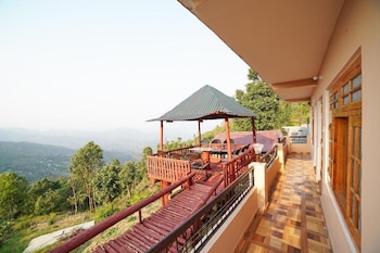 hotel pine and dine almora