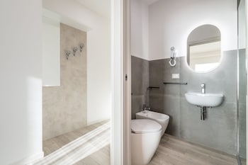 izzhome cagliari roma apartment