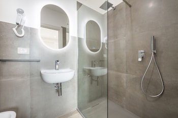 izzhome cagliari roma apartment