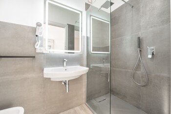 izzhome cagliari roma apartment