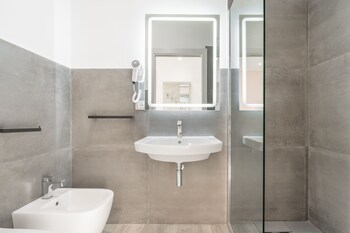 izzhome cagliari roma apartment