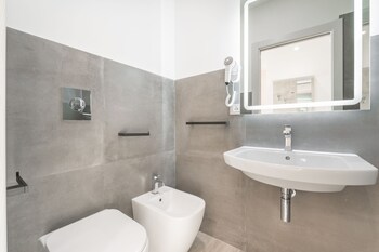 izzhome cagliari roma apartment