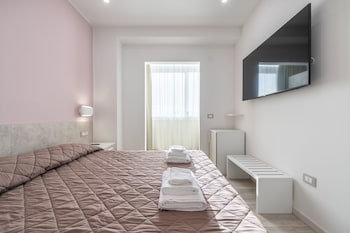 izzhome cagliari roma apartment