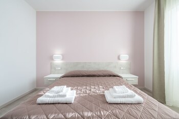 izzhome cagliari roma apartment